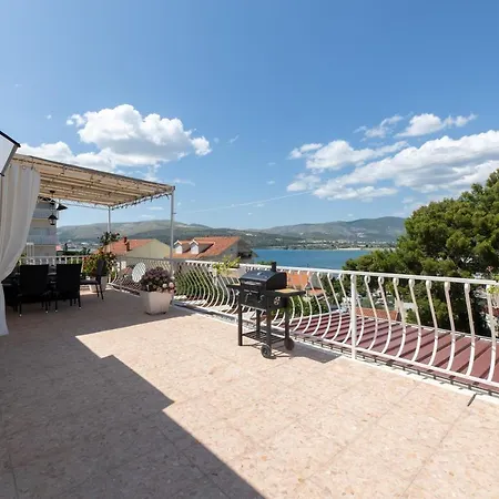 Apartamento Treno, Luxurious With Jacuzzi And Sea-view Trogir